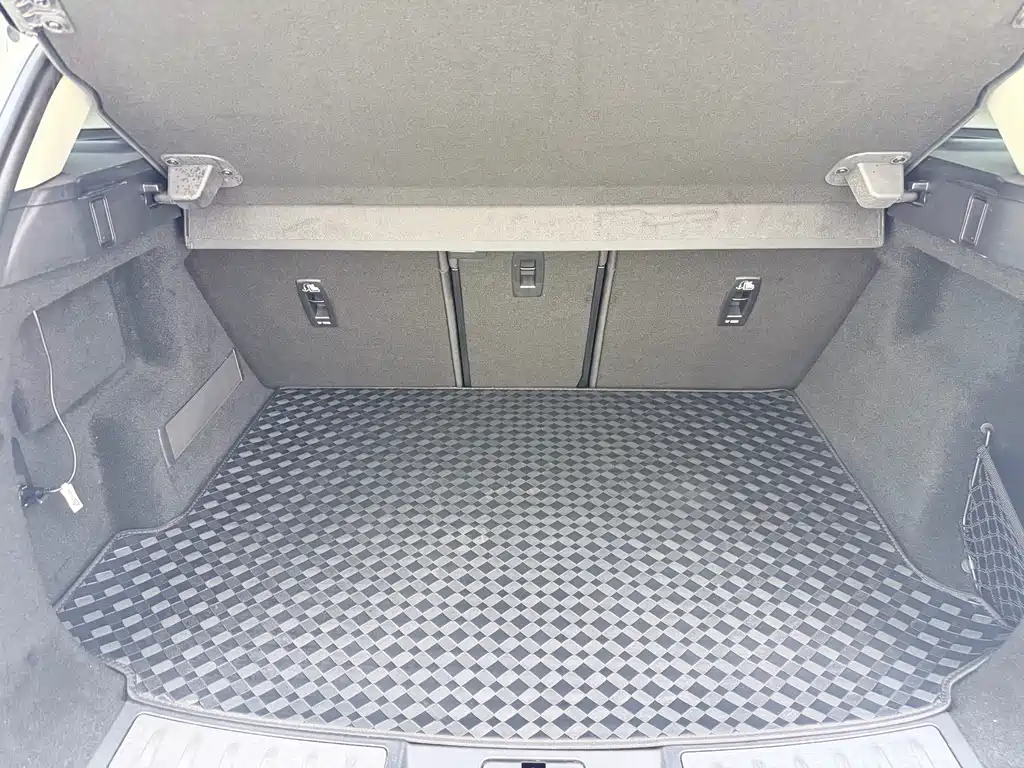 Land Rover Evoque PHEV — миниатюра 12