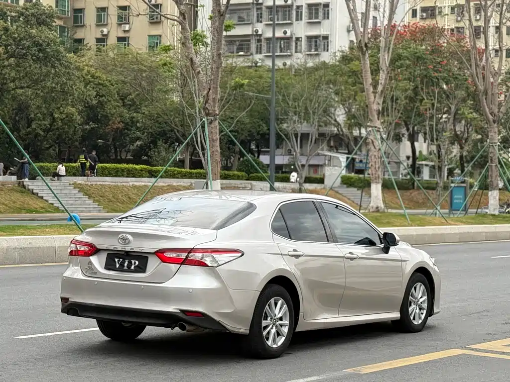Toyota Camry 2018 2.0E Elite