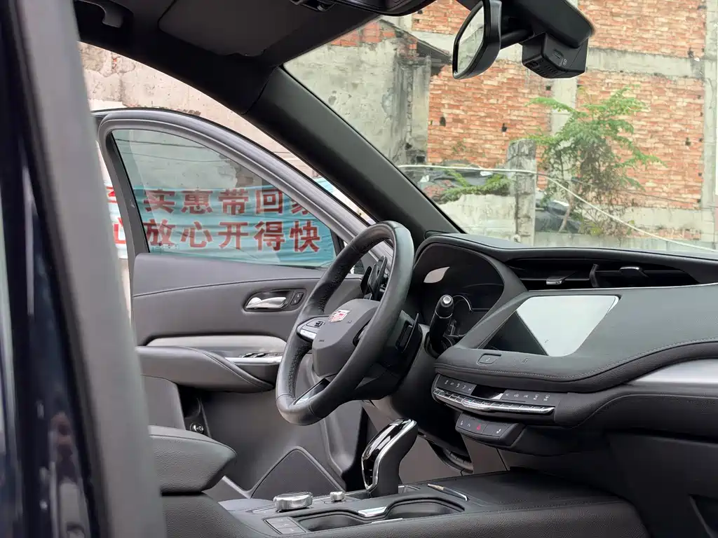 Cadillac XT4 — миниатюра 15