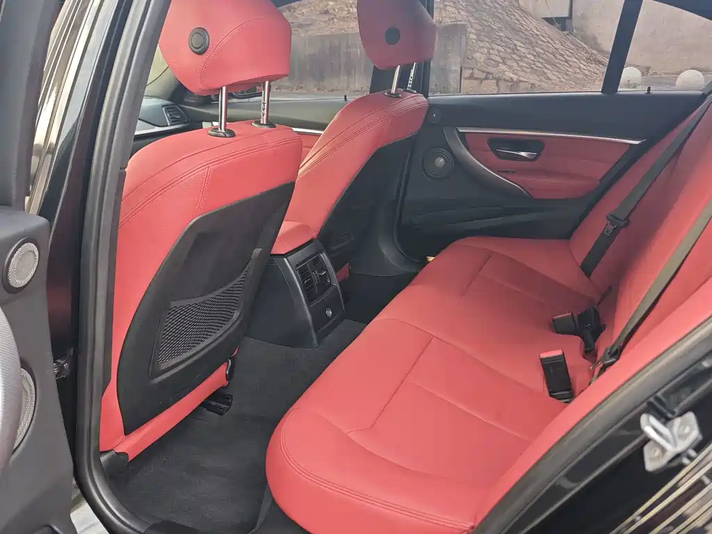 BMW 3 Series — миниатюра 7