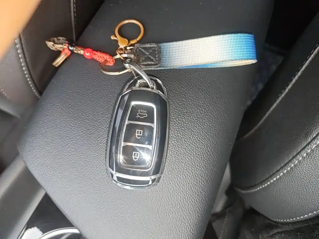 Hyundai Elantra — миниатюра 9