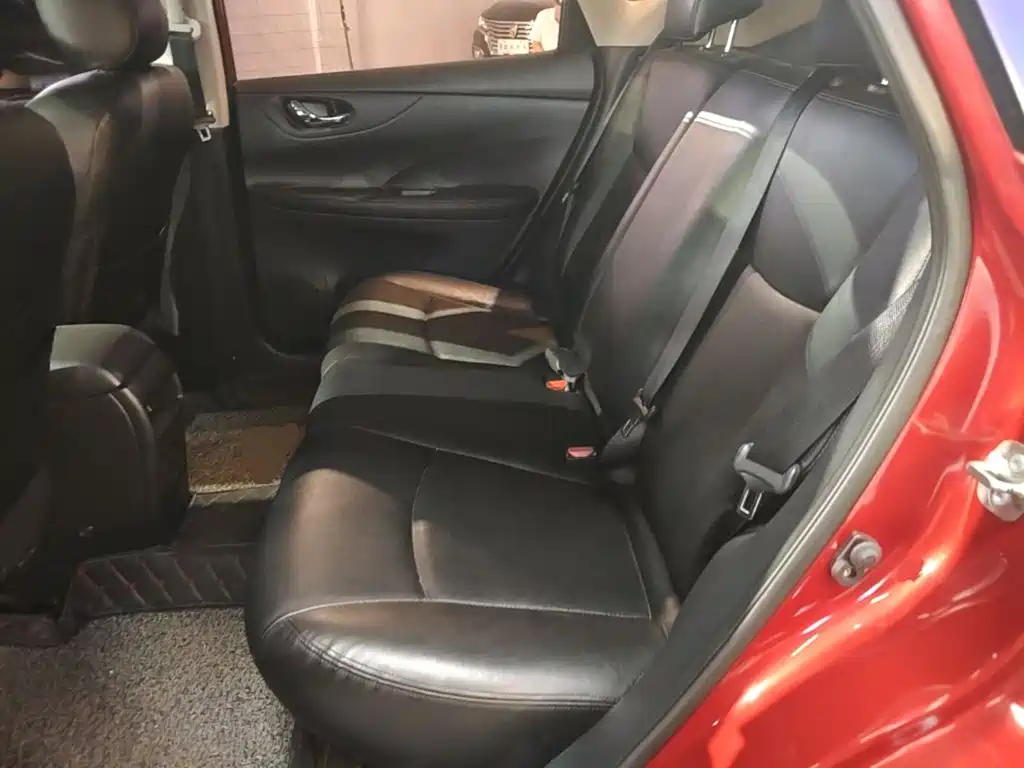 Nissan Tiida — миниатюра 17