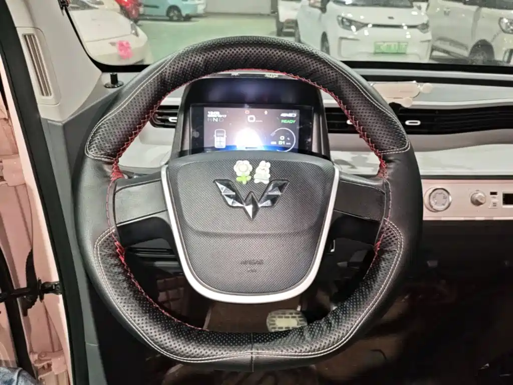 Wuling MINIEV — миниатюра 11