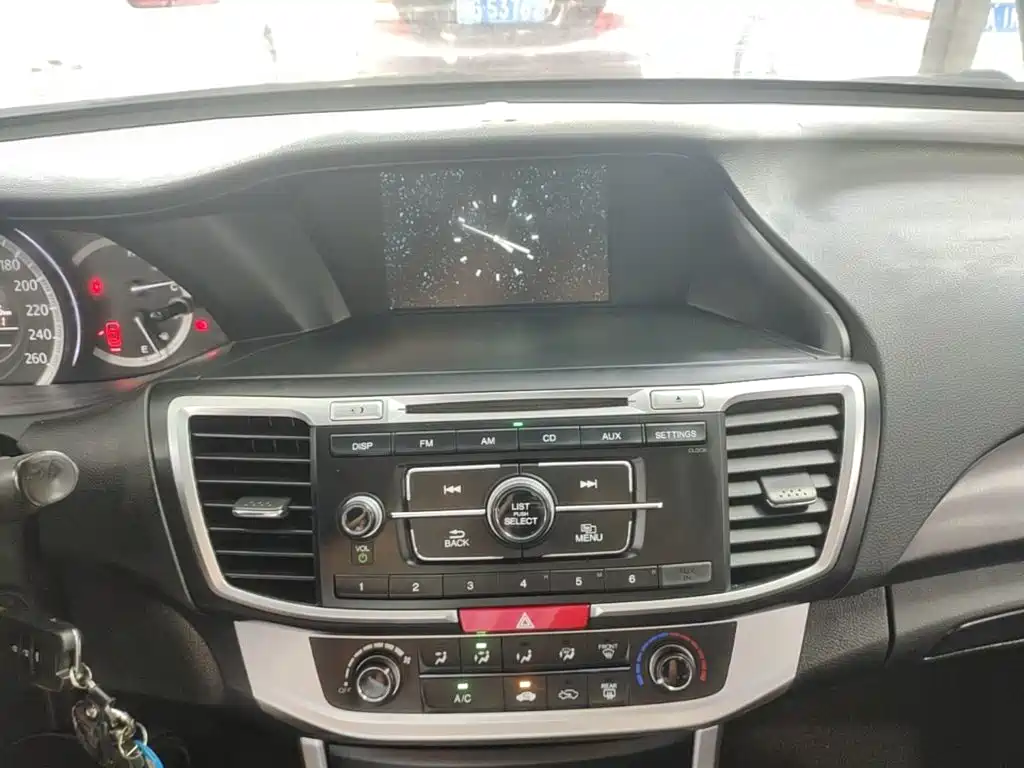 Honda Accord — миниатюра 13