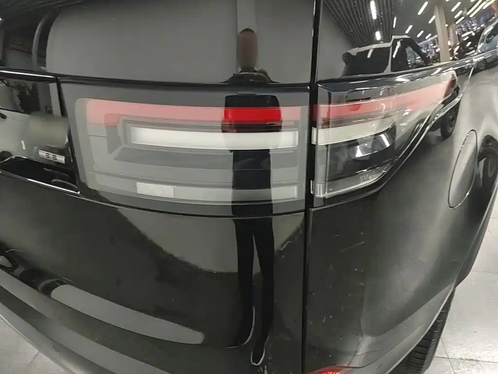 Land Rover Discovery — миниатюра 8
