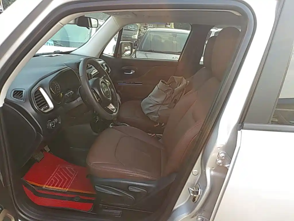 Jeep Renegade — миниатюра 15