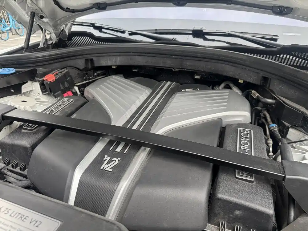Rolls-Royce Cullinan — миниатюра 17