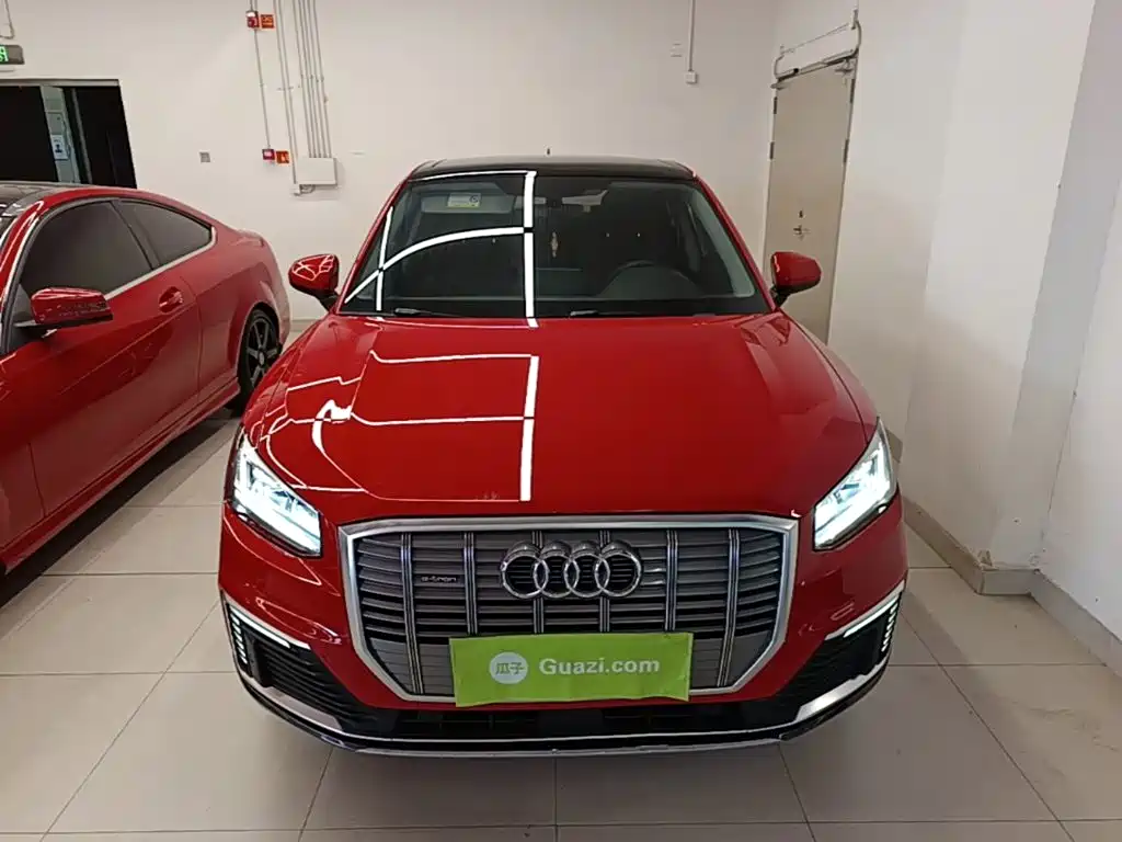 Audi Q2L e-tron — миниатюра 3