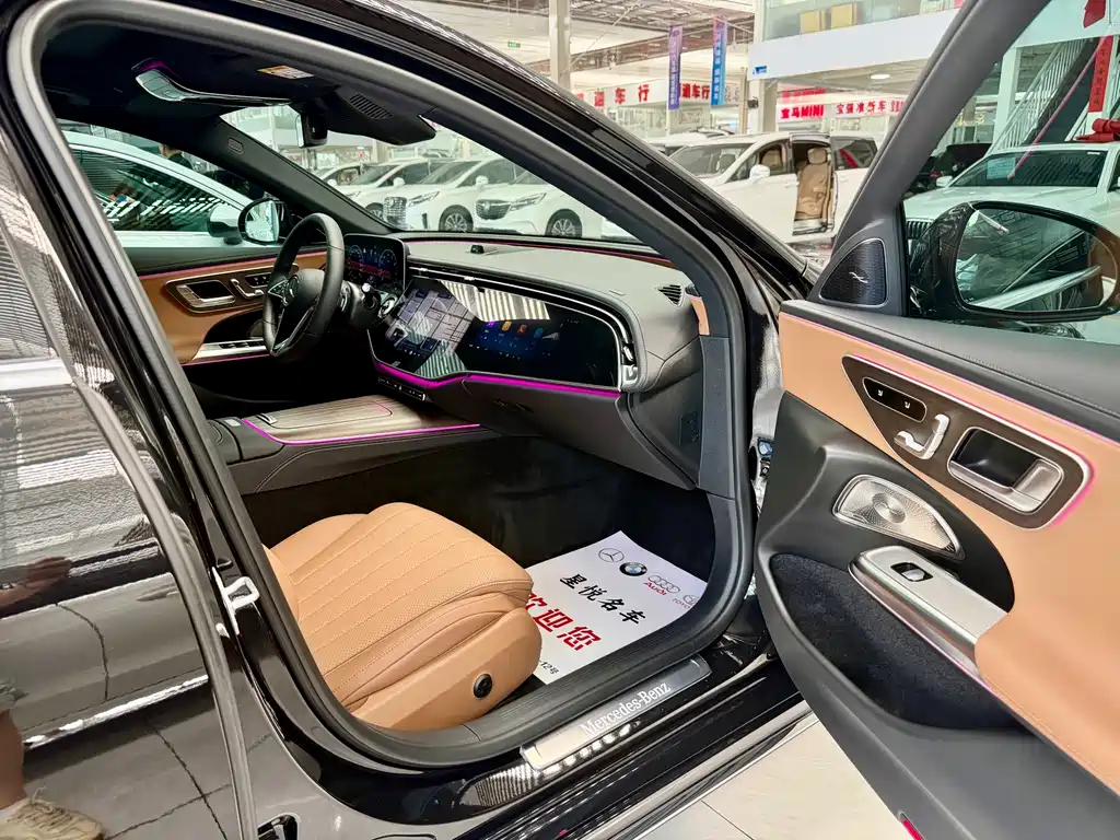 Mercedes-Benz E-Class — миниатюра 7
