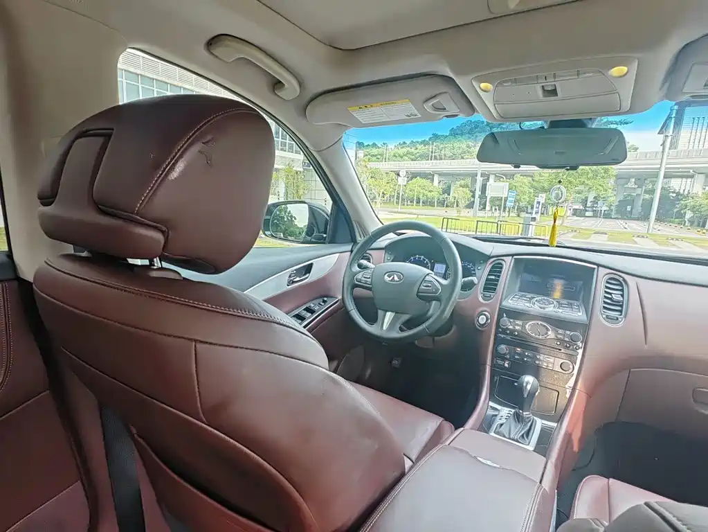 Infiniti QX50 — миниатюра 10