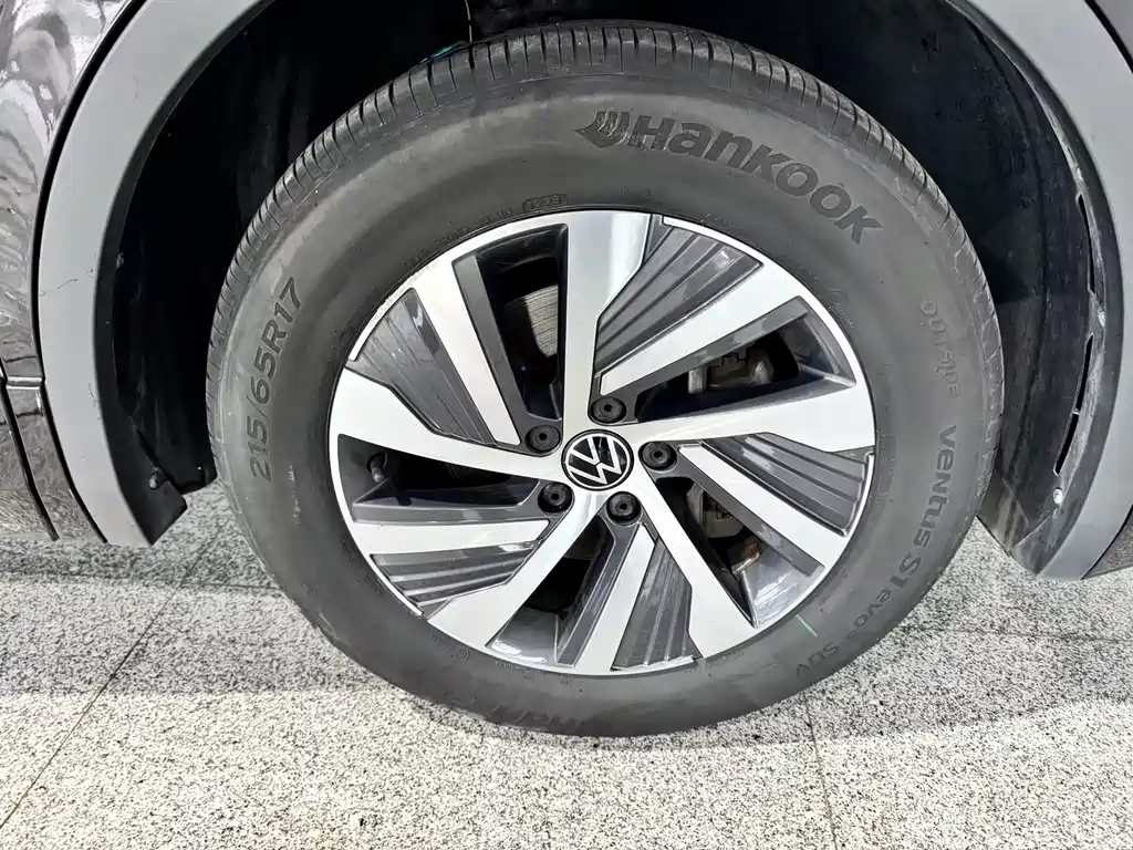 Volkswagen Tiguan L PHEV — миниатюра 12