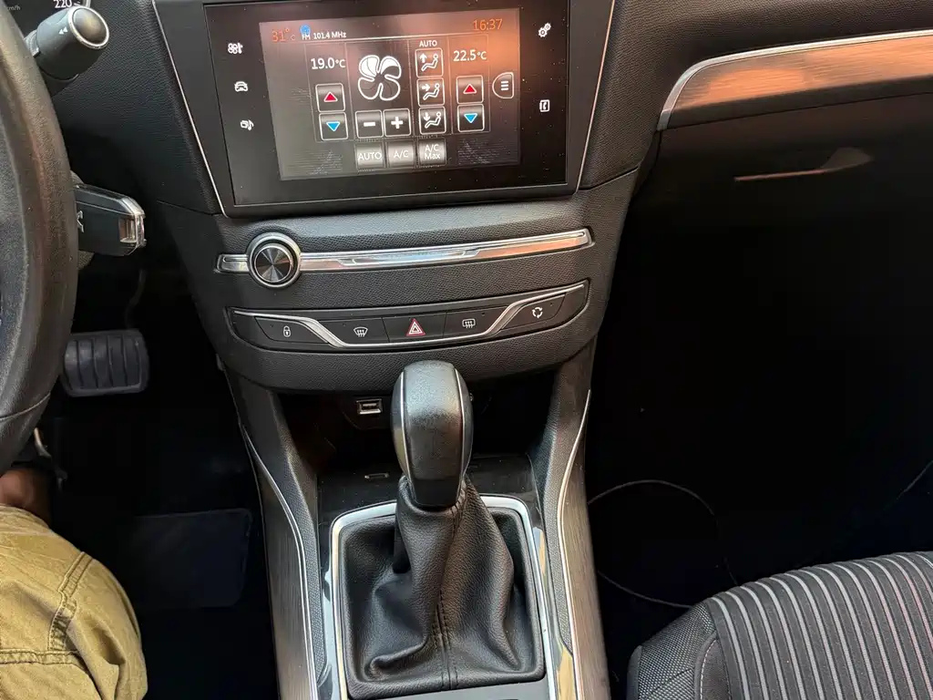 Peugeot 408 — миниатюра 13