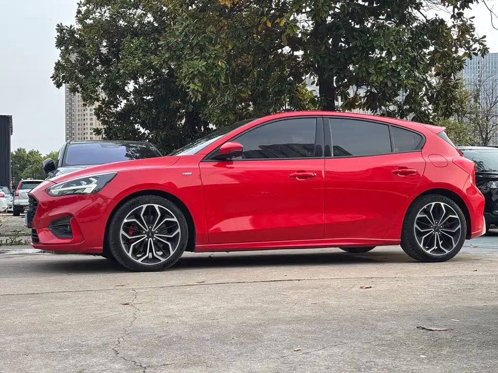 Ford Focus — миниатюра 5