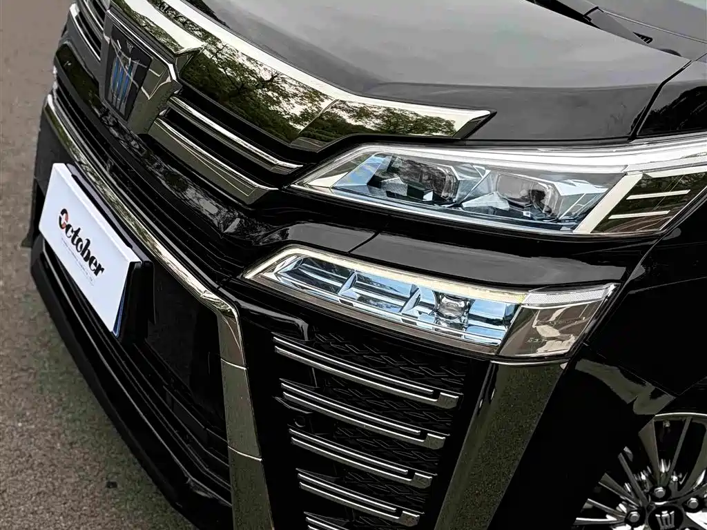 Toyota Vellfire — миниатюра 3