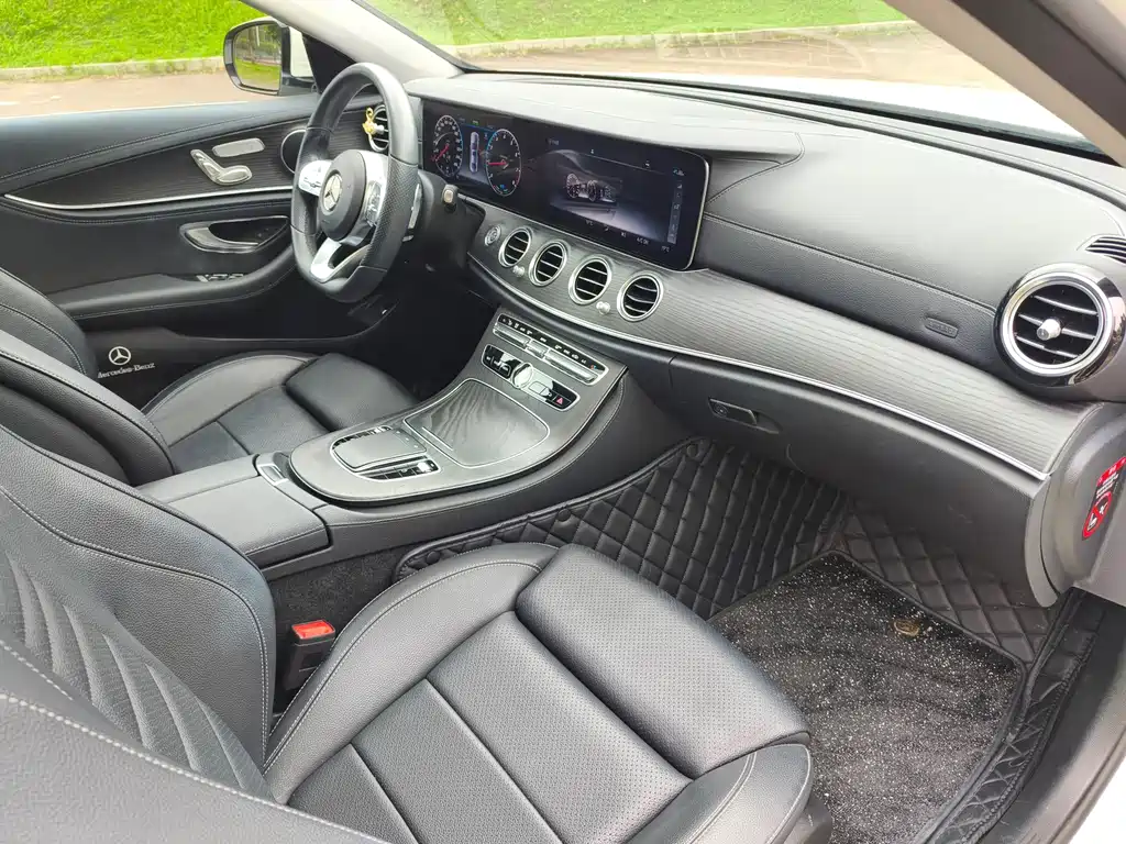 Mercedes-Benz E-Class — миниатюра 17