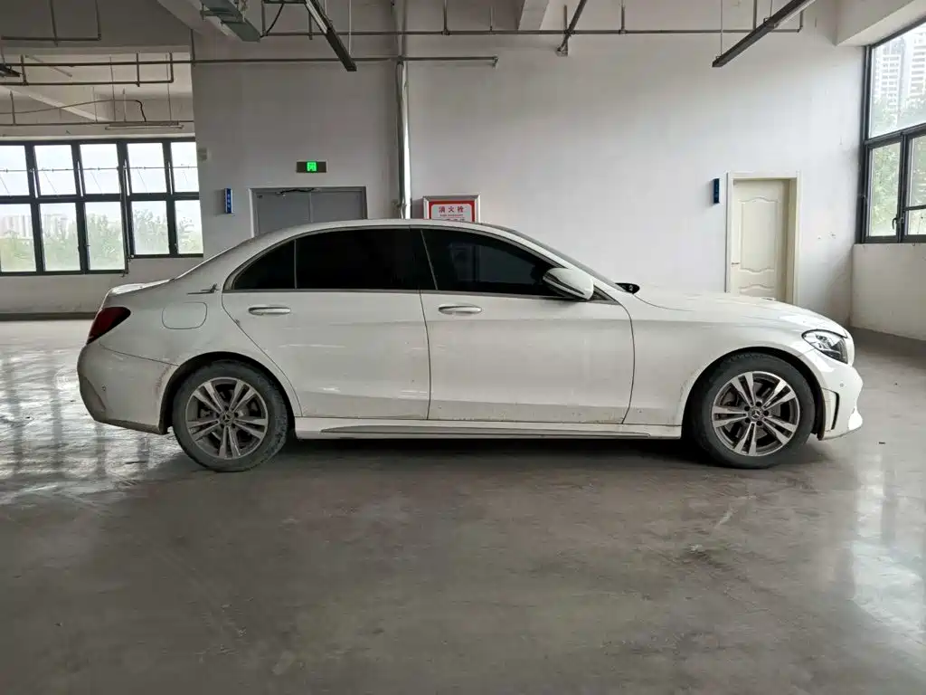 Mercedes-Benz C-Class — миниатюра 3