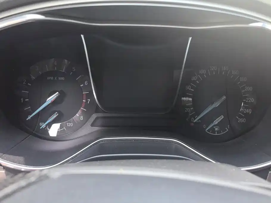Ford Mondeo — миниатюра 14