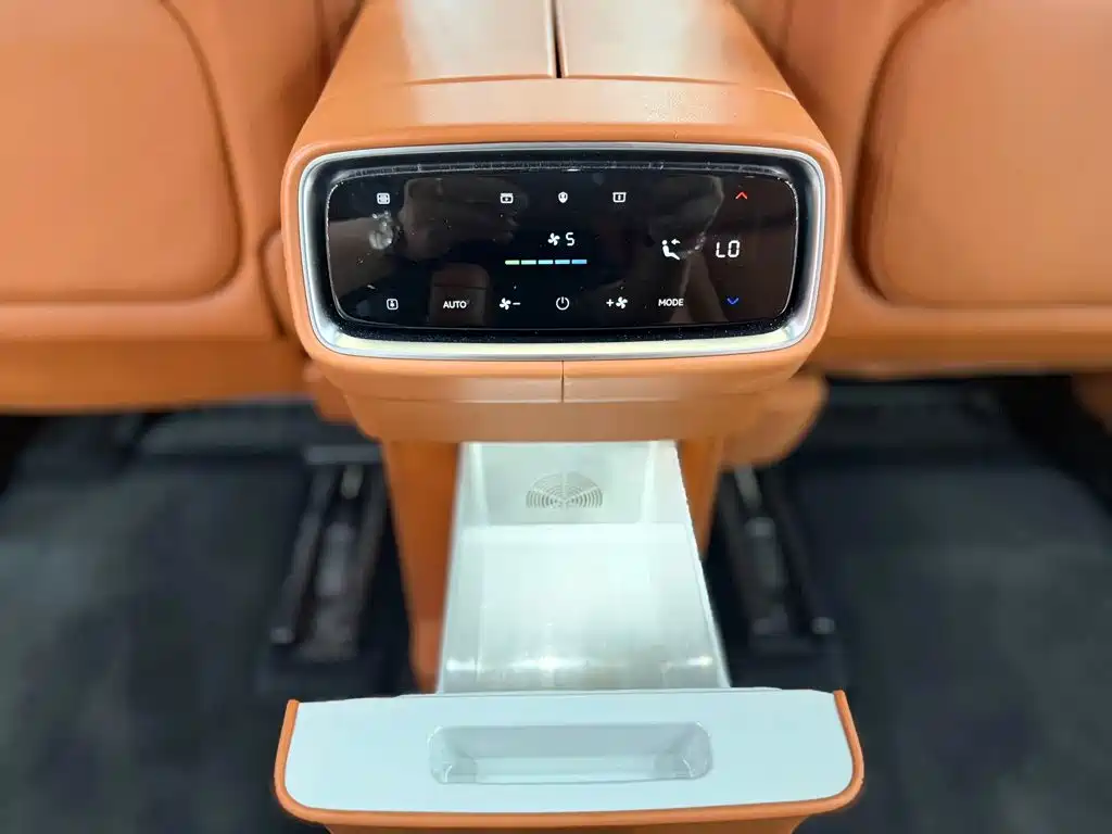 AITO AITO M9 — миниатюра 14
