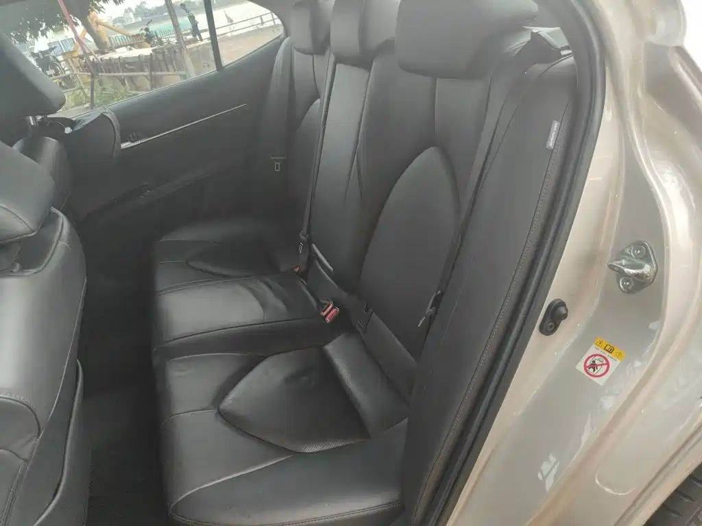 Toyota Camry — миниатюра 13