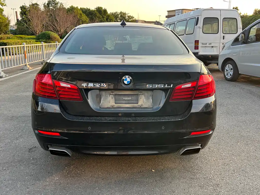 BMW 5 Series — миниатюра 15