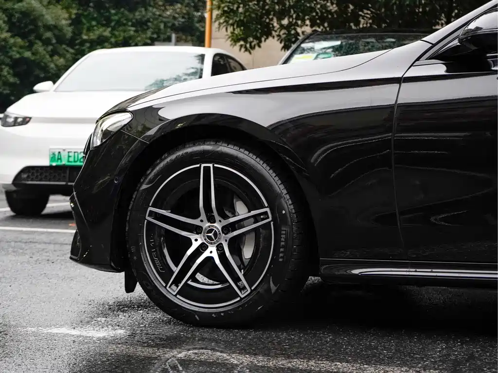 Mercedes-Benz E-Class (Import) — миниатюра 8