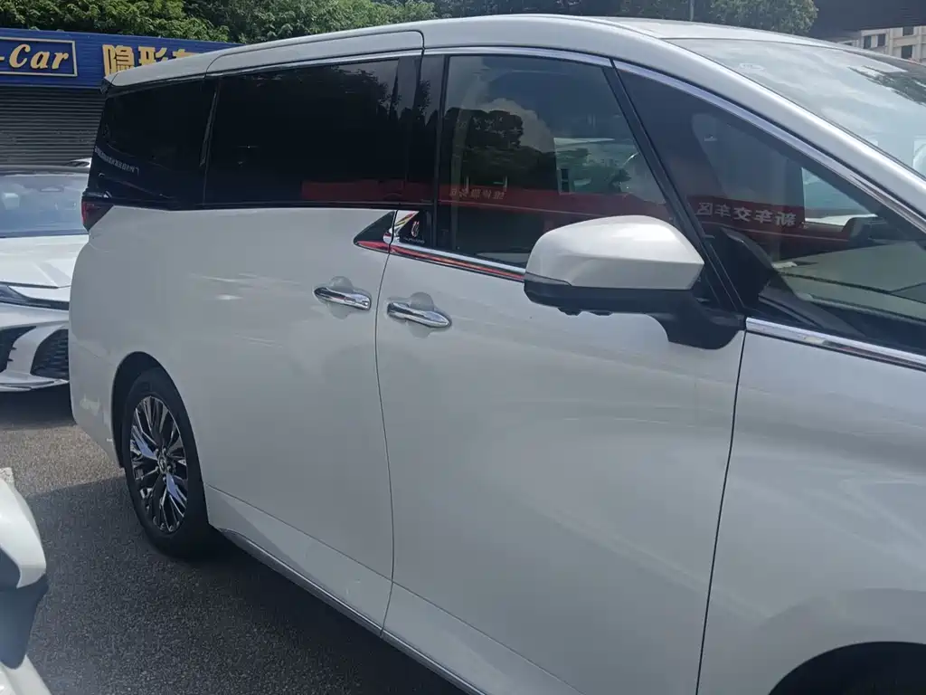 Toyota Alphard 2025 2.5L Luxury
