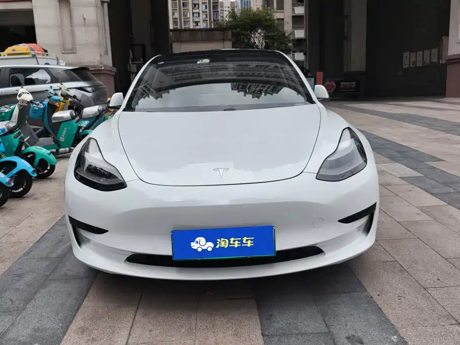 Tesla Model 3 — миниатюра 2