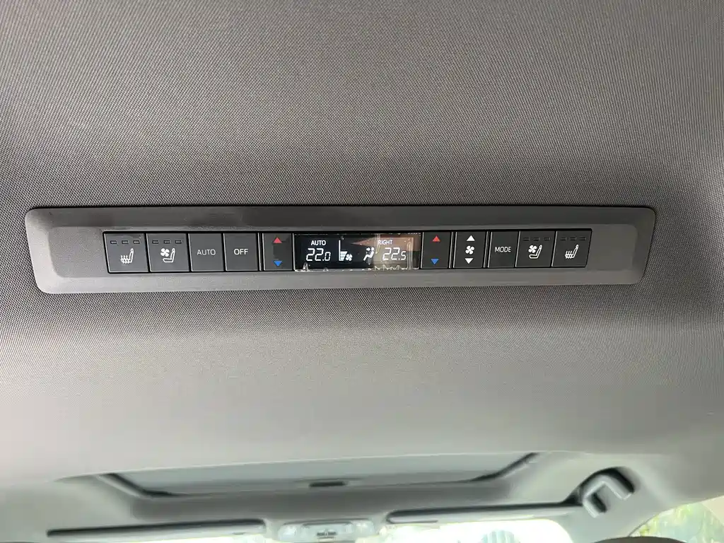 Toyota Sienna — миниатюра 10