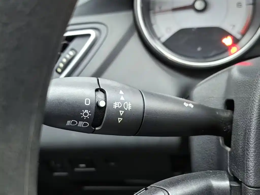 Peugeot 308 — миниатюра 21