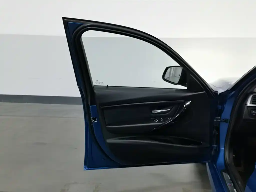 BMW 3 Series — миниатюра 8