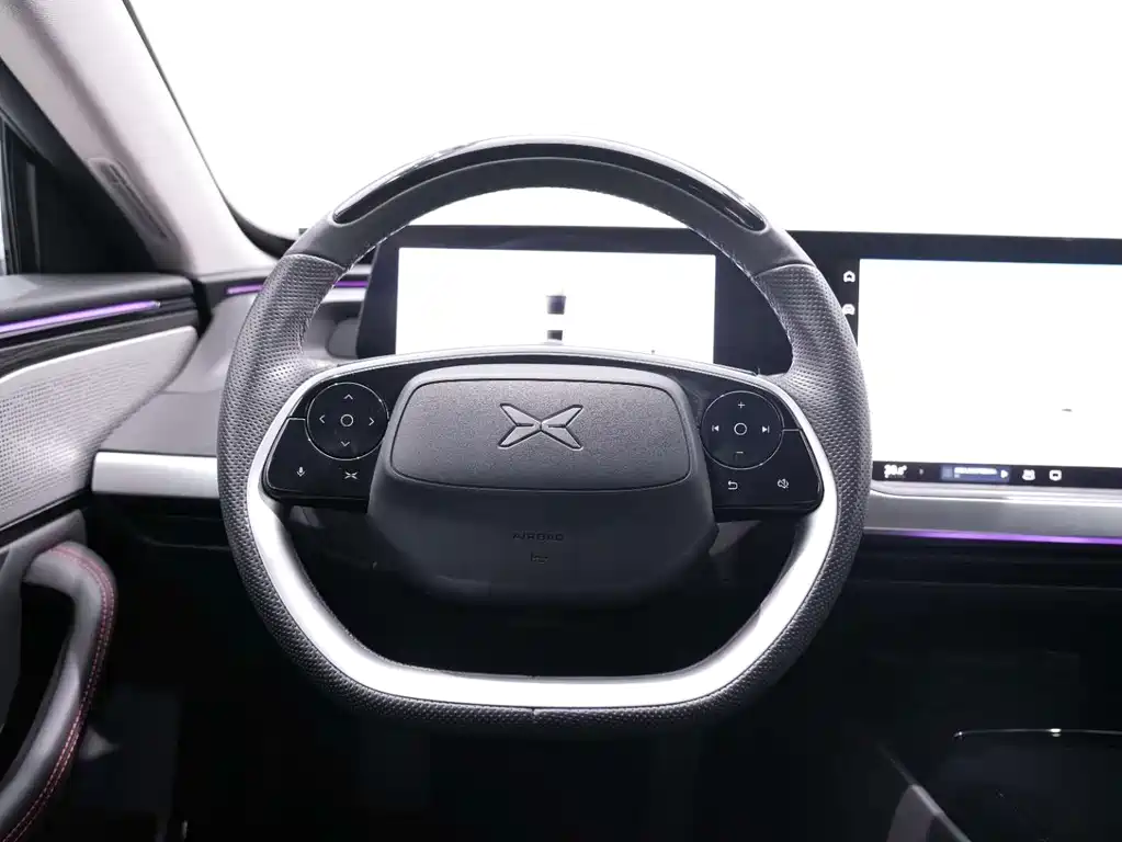 XPeng P7 — миниатюра 11
