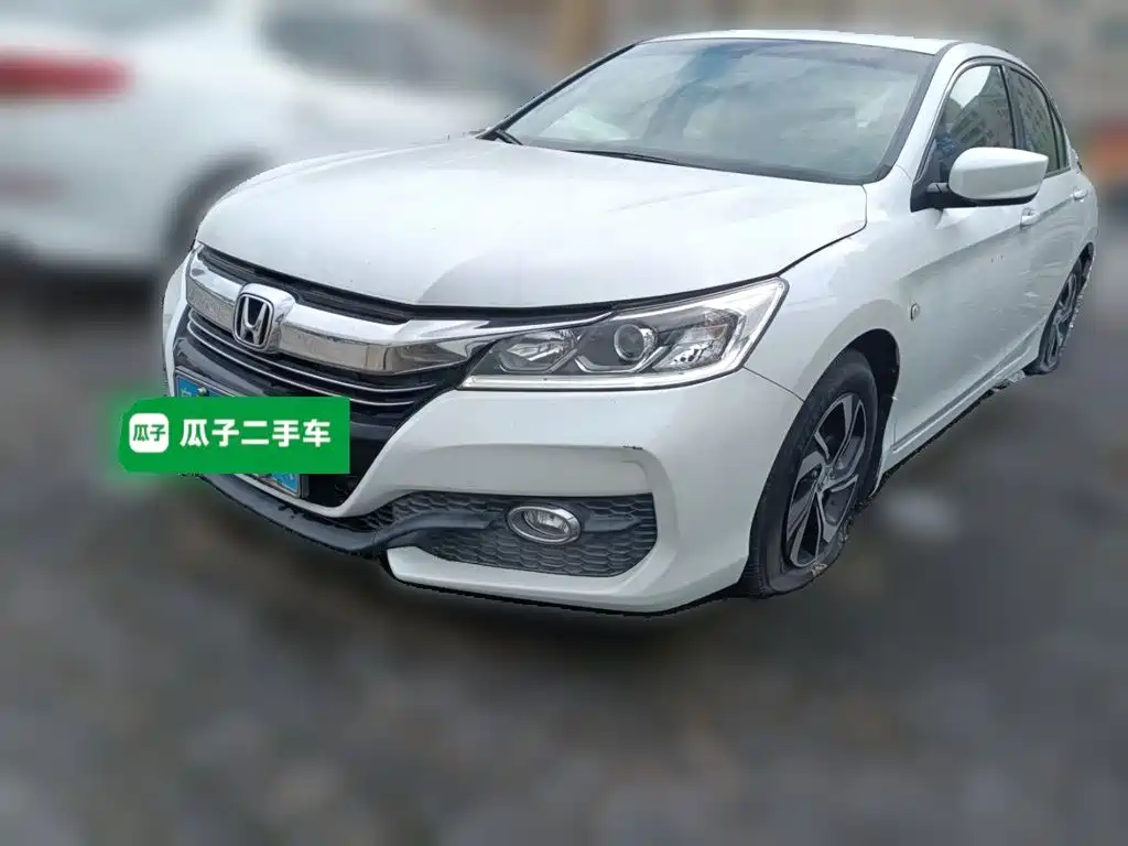 Honda Accord — фото 1