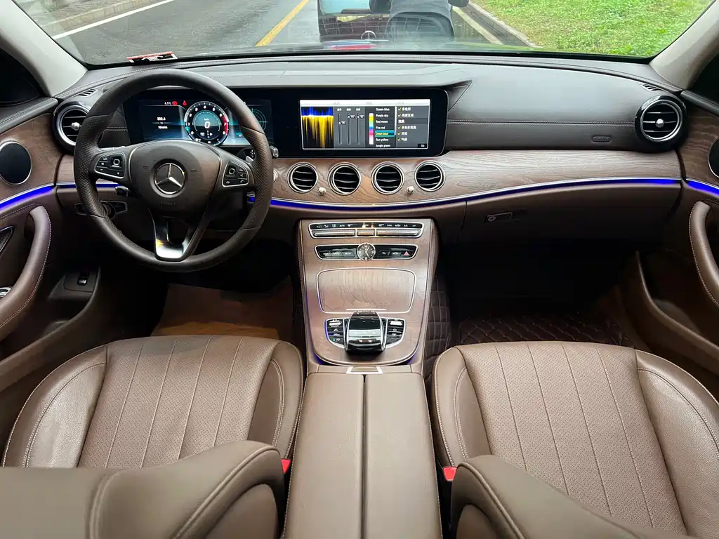 Mercedes-Benz E-Class — миниатюра 6