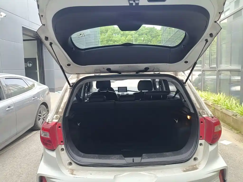 BAIC New Energy EC5 — миниатюра 19