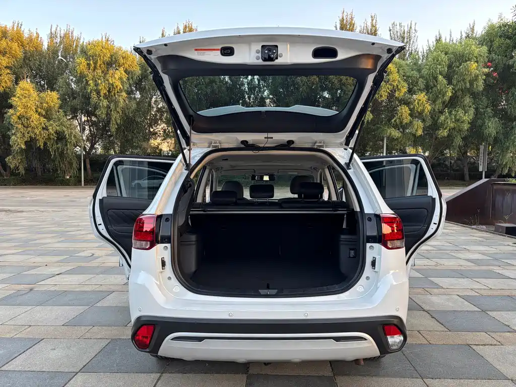 Mitsubishi Outlander — миниатюра 23