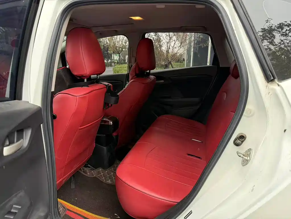 Honda Fit — миниатюра 6