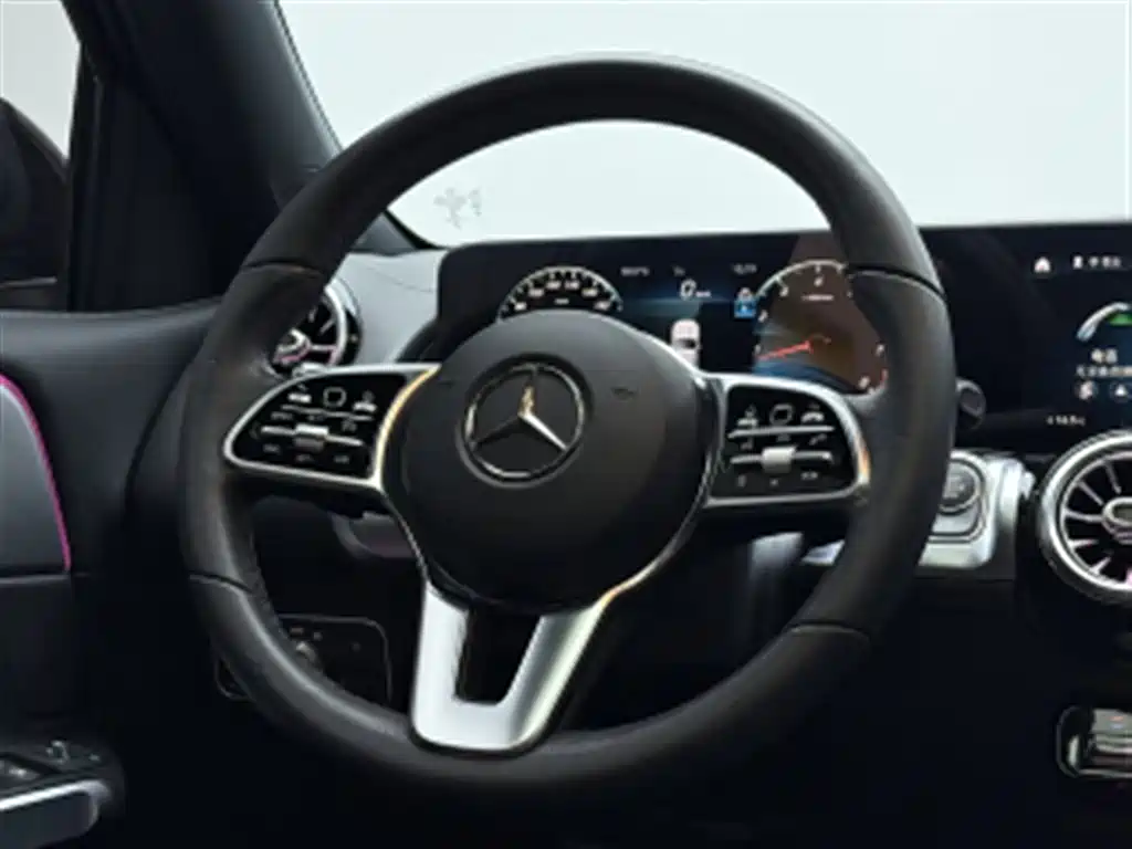 Mercedes-Benz GLB — миниатюра 6