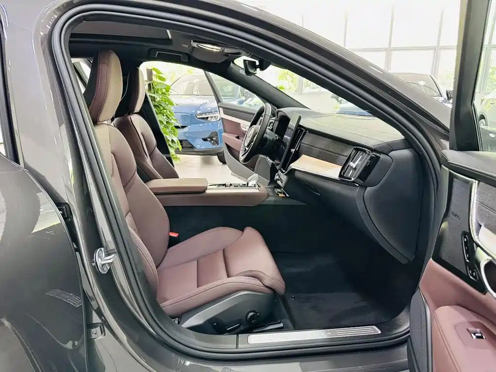 Volvo S90 2026 Luxury