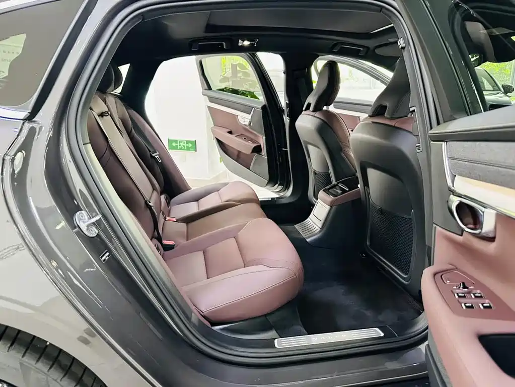 Volvo S90 2026 Luxury