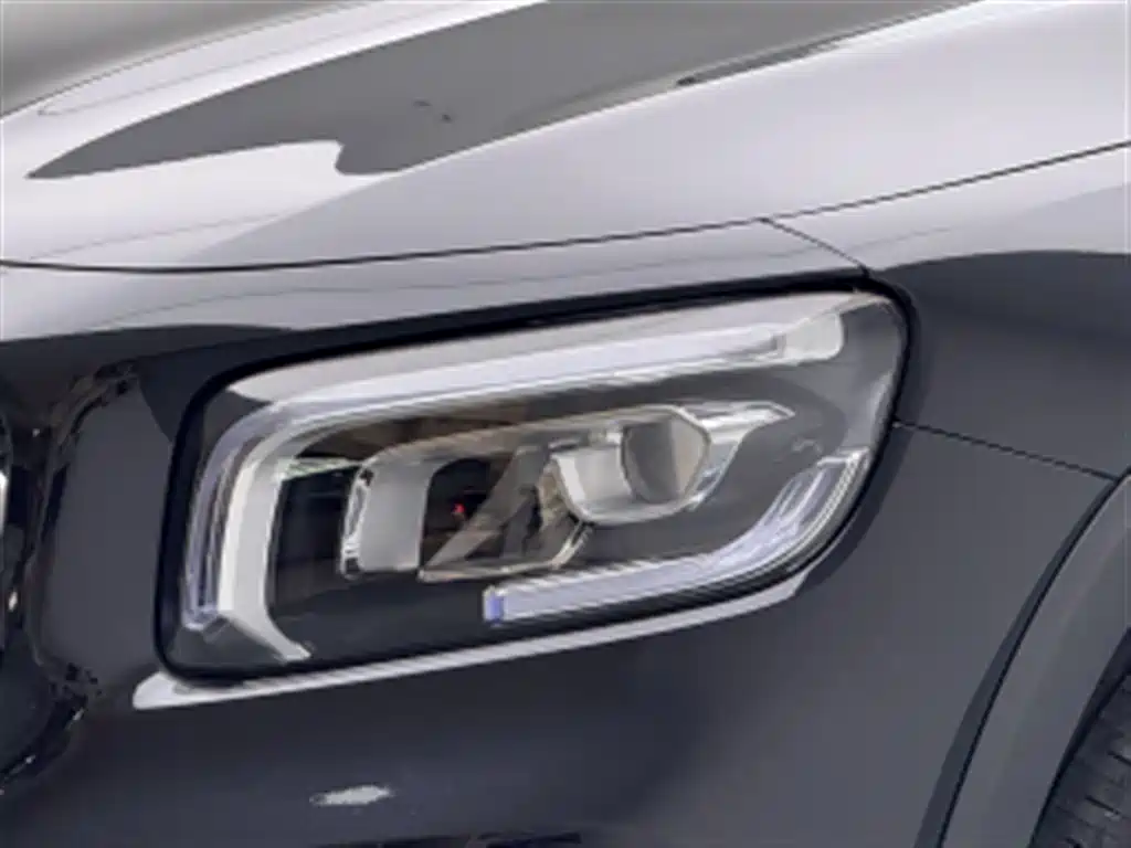 Mercedes-Benz GLB — миниатюра 14