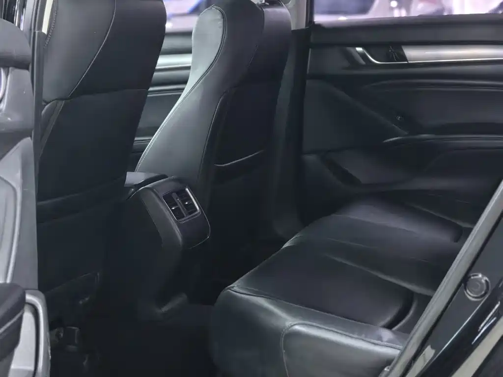 Honda Accord — миниатюра 6
