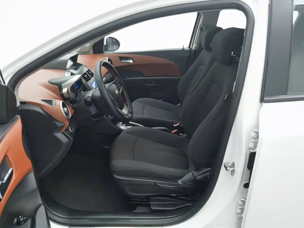Chevrolet Aveo — миниатюра 10