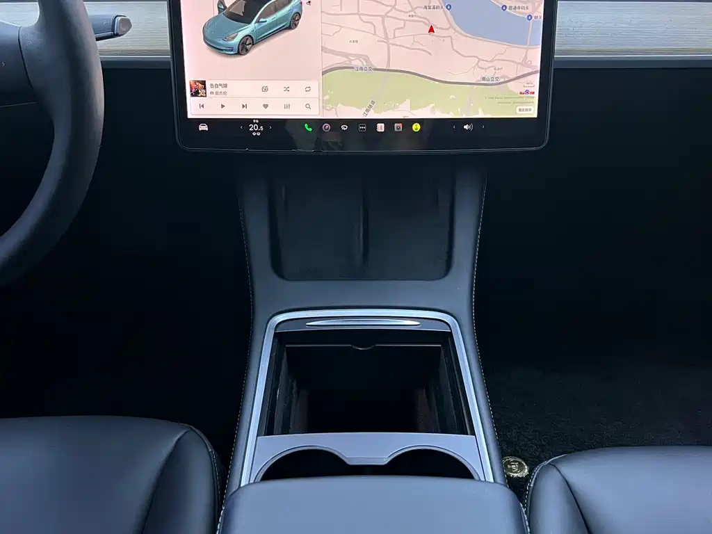 Tesla Model 3 — миниатюра 9