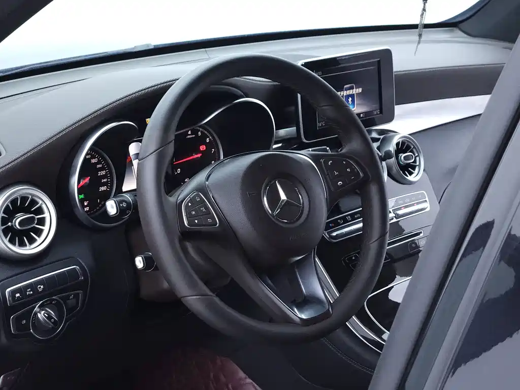 Mercedes-Benz GLC — миниатюра 11