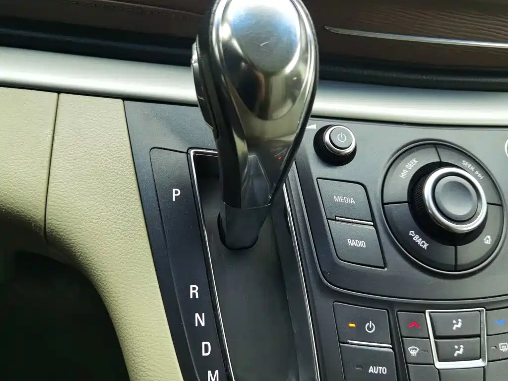 Buick GL8 — миниатюра 13