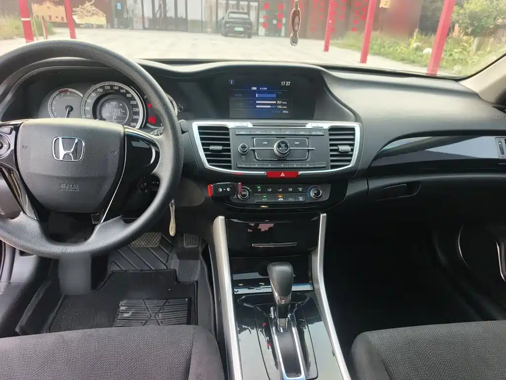 Honda Accord — миниатюра 14