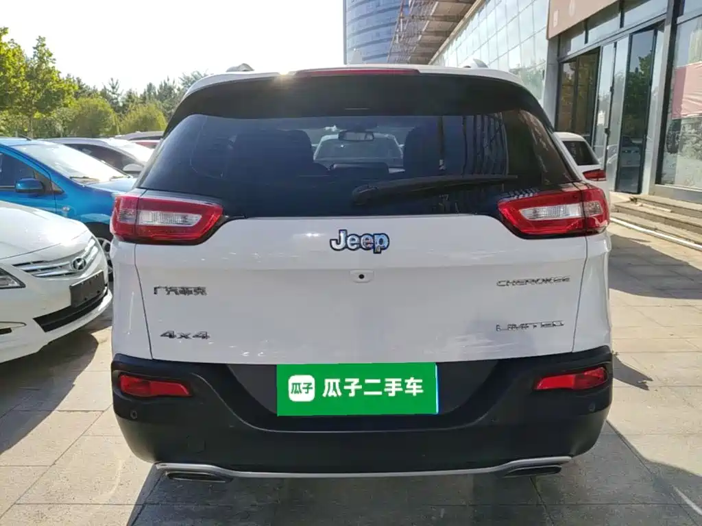 Jeep Cherokee — миниатюра 6