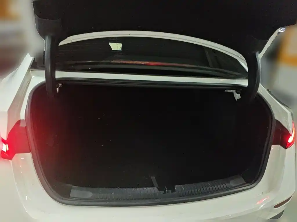 Roewe D7 — миниатюра 10