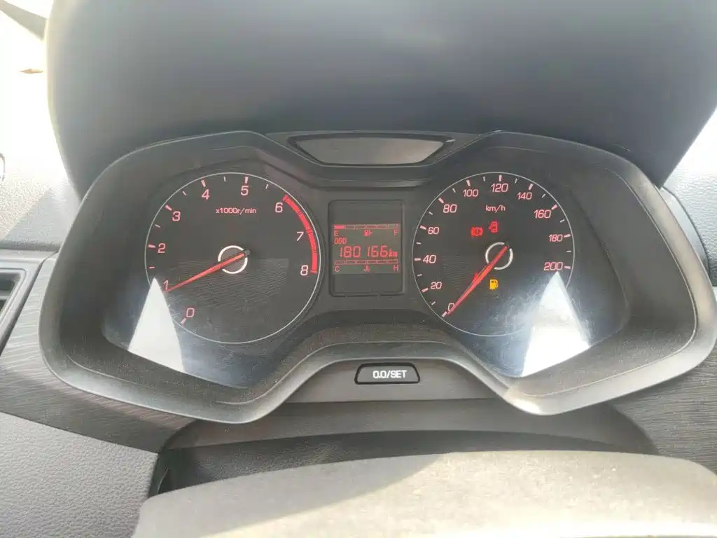 Baojun 310W — миниатюра 12