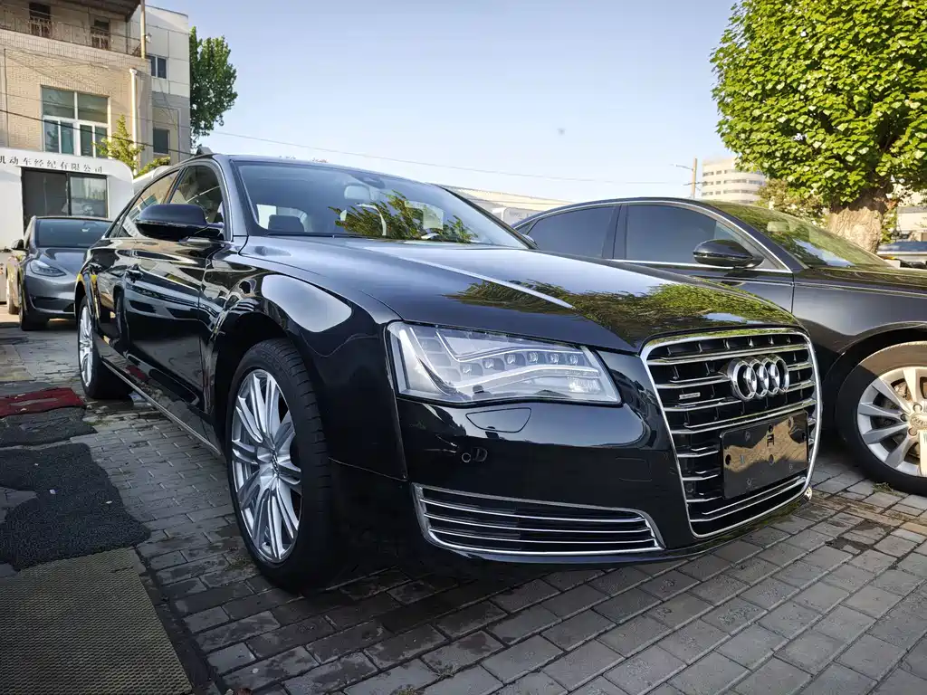 Audi A8 — миниатюра 3